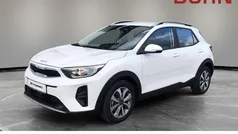Weiß Gebraucht 2023 Kia Stonic Vision SUV | 16.990 € (Fairer Preis)