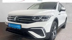 Pure white Gebraucht 2022 VW Tiguan Allspace Life SUV | 37.890 € (Fairer Preis)