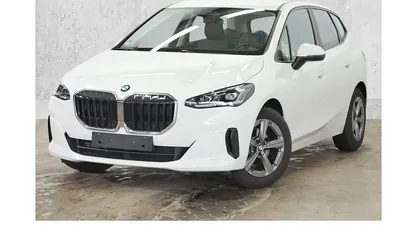 Gebraucht BMW 220 163 PS (119 kW) 2025 Weiß Van / Kleinbus