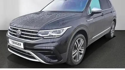 Gebraucht VW Tiguan Allspace Elegance 190 PS (139 kW) 2023 Deep black perleffekt SUV