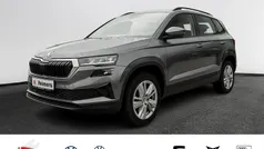 Grau Gebraucht 2024 Skoda Karoq Selection SUV | 31.990 € (Fairer Preis)