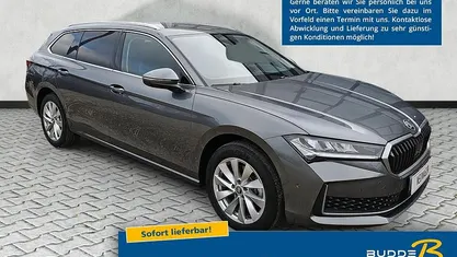 Graphitegrau metallic Neu 2025 Skoda Superb Selection Kombi | 39.490 € (Superpreis)