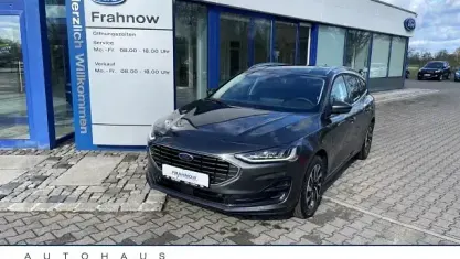 Gebraucht Ford Focus Titanium 125 PS (91 kW) 2024 Metallic) (grau Kombi