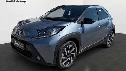 Gebraucht Toyota Aygo X Play 72 PS (52 kW) 2025 Celestite grey / schwarz SUV