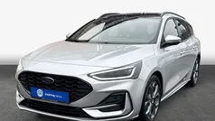 Moondust silber metallic Gebraucht 2023 Ford Focus ST-Line Kombi | 25.750 € (Fairer Preis)