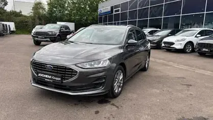 Neu Ford Focus 155 PS (114 kW) 2026 Grau Kombi