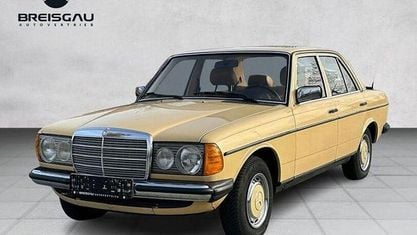 Brugt Mercedes E230 136 HK (100 kW) 1981 Beige Sedan