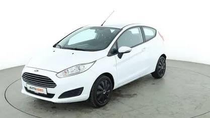 Weiß Gebraucht 2015 Ford Fiesta Trend Limousine | 7.210 € (Fairer Preis)