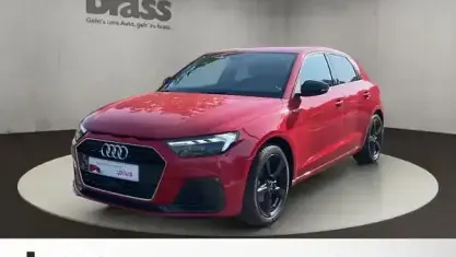 Gebraucht Audi A1 Sportback Advanced 116 PS (85 kW) 2025 Progressivrot metallic / mythosschwarz metallic Kleinwagen