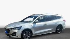 Moondust silver (metallic) Gebraucht 2023 Ford Focus ST-Line Kombi | 20.846 € (Fairer Preis)