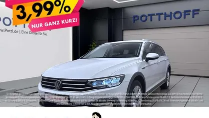 Weiss Gebraucht 2023 VW Passat Alltrack Business Kombi | 28.221 € (Guter Preis)