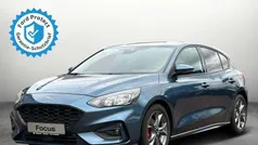 Blau Gebraucht 2020 Ford Focus ST-Line Limousine | 18.900 € (Fairer Preis)
