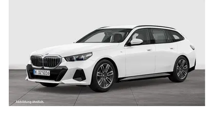 Gebraucht BMW 520 M Sport 197 PS (144 kW) 2025 Alpinweiss iii Kombi