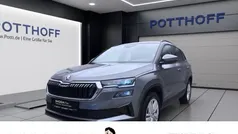 Grau Gebraucht 2024 Skoda Karoq Selection SUV | 30.977 € (Guter Preis)