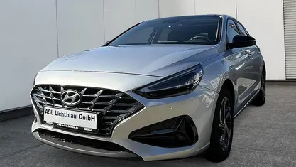 Gebraucht Hyundai i30 Intro Edition 110 PS (80 kW) 2020 Limousine
