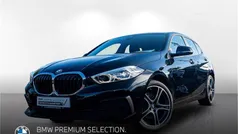 Schwarz Gebraucht 2022 BMW 118 Advantage Kleinwagen | 20.908 € (Fairer Preis)