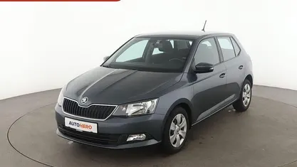 Grau Gebraucht 2017 Skoda Fabia Ambition Limousine | 11.180 € (Fairer Preis)