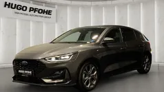 Grau Gebraucht 2024 Ford Focus ST-Line X Limousine | 25.440 € (Guter Preis)