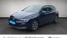 Blau Gebraucht 2023 VW Golf VIII Active Limousine | 23.490 € (Guter Preis)
