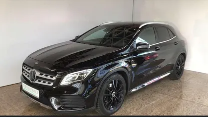 Schwarz Gebraucht 2019 Mercedes GLA250 AMG line SUV | 23.990 € (Fairer Preis)