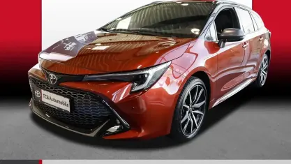 Gebraucht Toyota Corolla Basis 178 PS (130 kW) 2025 Metal oxide orange metallic, dach schwarz Kombi