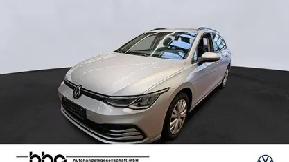 Silber Gebraucht 2023 VW Golf VIII Life Kombi | 21.960 € (Guter Preis)