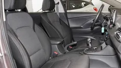 Silky bronze / met Gebraucht 2022 Hyundai i30 Trend Limousine | 13.875 € (Fairer Preis)