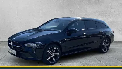 Gebraucht Mercedes CLA200 Shooting Brake 163 PS (119 kW) 2021 Schwarz Kombi