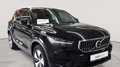 Gebraucht Volvo XC40 Inscription 129 PS (94 kW) 2022 Onyx schwarzmetallic SUV