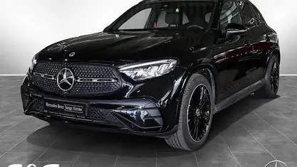 Gebraucht Mercedes GLC300 AMG 269 PS (197 kW) 2024 Metalliclack obsidianschwarz met SUV