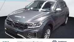 Indiumgrau metallic Gebraucht 2024 VW T-Roc Life SUV | 23.980 € (Fairer Preis)