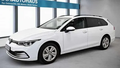 Weiß Gebraucht 2023 VW Golf VIII Life Kombi | 18.820 € (Superpreis)