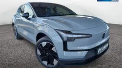 Grau / vapour grey Gebraucht 2024 Volvo EX30 Ultra SUV | 35.890 € (Fairer Preis)