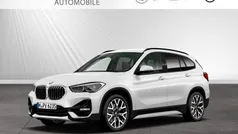Mineralweiss metallic Gebraucht 2022 BMW X1 Sport Line SUV | 29.998 € (Fairer Preis)
