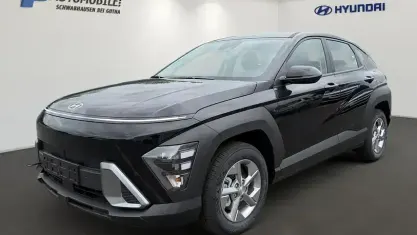 Neu Hyundai Kona Select 138 PS (101 kW) 2026 Schwarz SUV