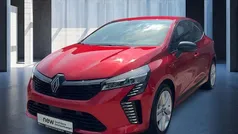 Rot Gebraucht 2024 Renault Clio V Evolution Limousine | 16.190 € (Fairer Preis)