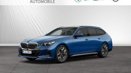 Gebraucht BMW 550e M Sport 489 PS (359 kW) 2025 Phytonicblau metallic Kombi
