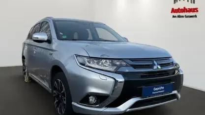 Occasion Mitsubishi Outlander P-HEV Plus 203 PK (149 kW) 2018 Zilver SUV