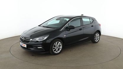 Używany Opel Astra Innovation 125 KM (91 kW) 2018 Czarny Sedan/Limuzyna