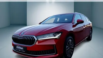 Neu Skoda Superb Selection 193 PS (141 kW) 2026 Carmine rot metallic Kombi
