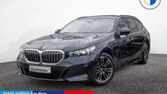 Blau Gebraucht 2024 BMW 520 Performance Limousine | 53.900 € (Fairer Preis)