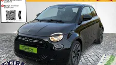 Onyx schwarz Gebraucht 2021 Fiat 500e Icon Limousine | 15.270 € (Fairer Preis)