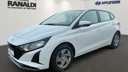 Neu Hyundai i20 Select 101 PS (74 kW) 2025 Weiß Limousine