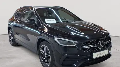 Gebraucht Mercedes GLA220 AMG line 190 PS (139 kW) 2023 Kosmosschwarz metallic SUV