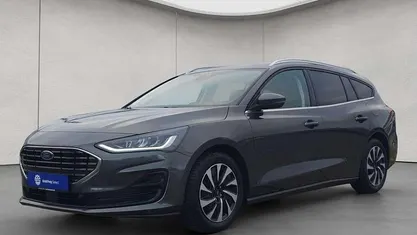 Grau Gebraucht 2025 Ford Focus Titanium Kombi | 23.440 € (Guter Preis)