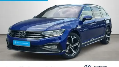 Gebraucht VW Passat R-line 200 PS (147 kW) 2023 Lapiz blue metallic Kombi