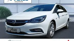 Weiß Gebraucht 2016 Opel Astra Active Kombi | 11.690 € (Etwas zu teuer)