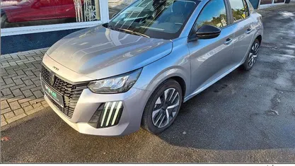 Gebraucht 2025 Peugeot 208 Style Kleinwagen | 17.690 € (Guter Preis)