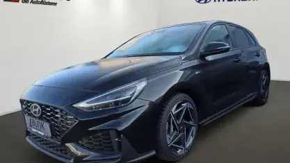 Neu Hyundai i30 N Line 140 PS (102 kW) 2025 Schwarz Kleinwagen
