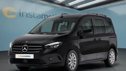 Gebraucht Mercedes T180 116 PS (85 kW) 2024 Schwarz Van / Kleinbus